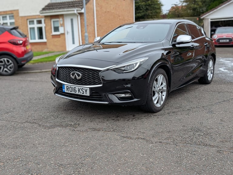 Infiniti, Q30, Hatchback, 2016, Semi-Auto, 1461 (cc), 5 doors