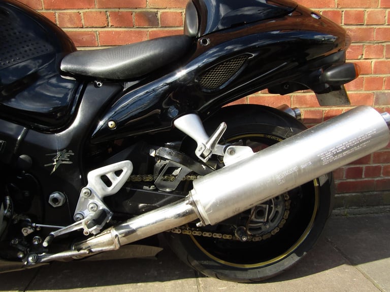 SUZUKI GSX1300 HAYABUSA * VERY LOW MILES 11000 *2 FORMER KEEPERS* WOW *