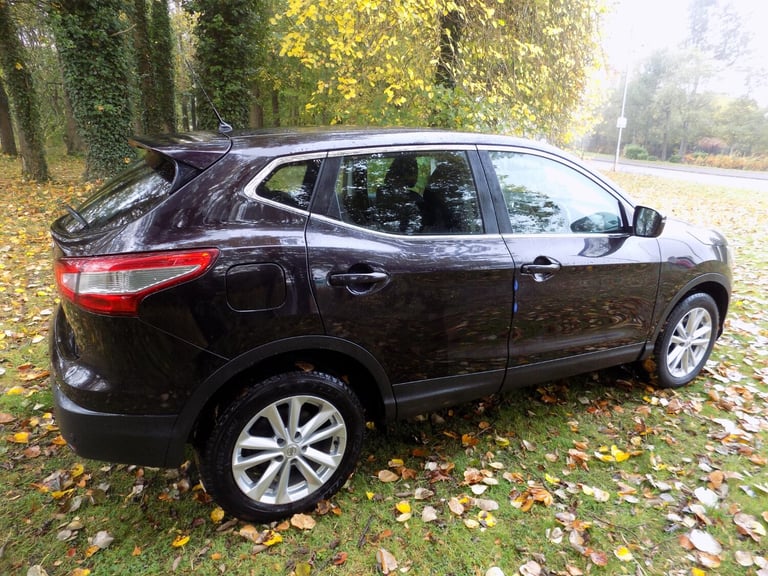 2017 Nissan Qashqai 1.2 DiG-T Acenta [Smart Vision Pack] 5dr Xtronic HATCHBACK Petrol Automatic
