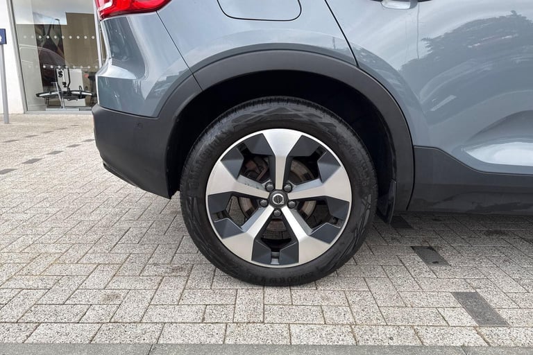 2022 Volvo XC40 2.0 B4 MHEV Ultimate SUV 5dr Petrol Hybrid DCT Auto Euro 6 (s/s) (197 ps) ESTATE ...