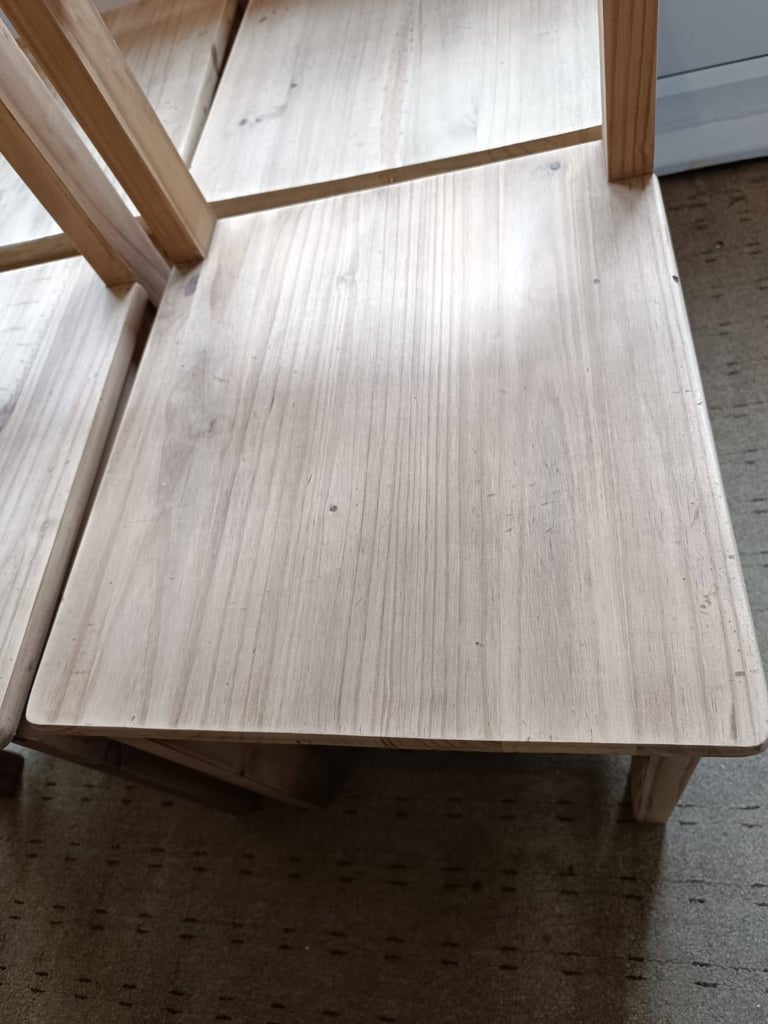 4 Wooden Chairs