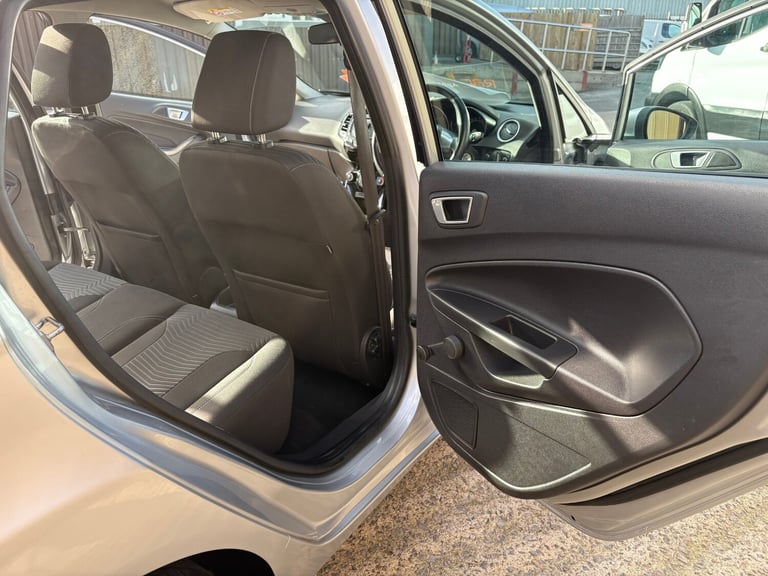 2013 Ford Fiesta 1.25 82 Zetec 5dr HATCHBACK Petrol Manual