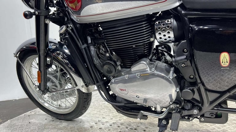 BSA Gold Star 650 2024 only 324 miles retro bike with a twist 650cc single