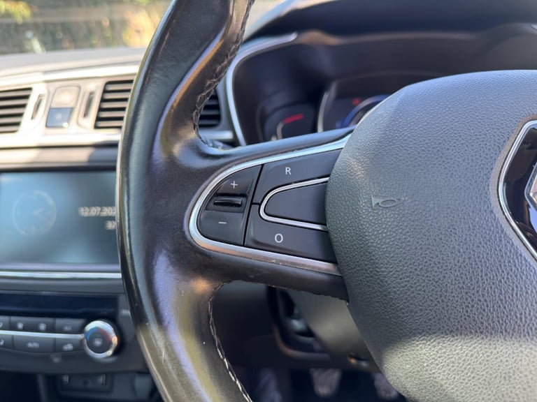 2017 Renault Kadjar 1.2 TCe Signature Nav Euro 6 (s/s) 5dr HATCHBACK Petrol Manual