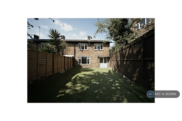4 bedroom house in Sandmere Road, London, SW4 (4 bed) (#2636116)