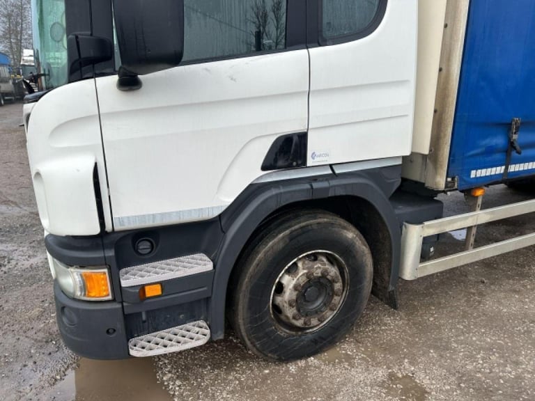 Scania P250 DB 4X2 CURTAIN SIDE WITH TUCKAWAY TAIL LIFT