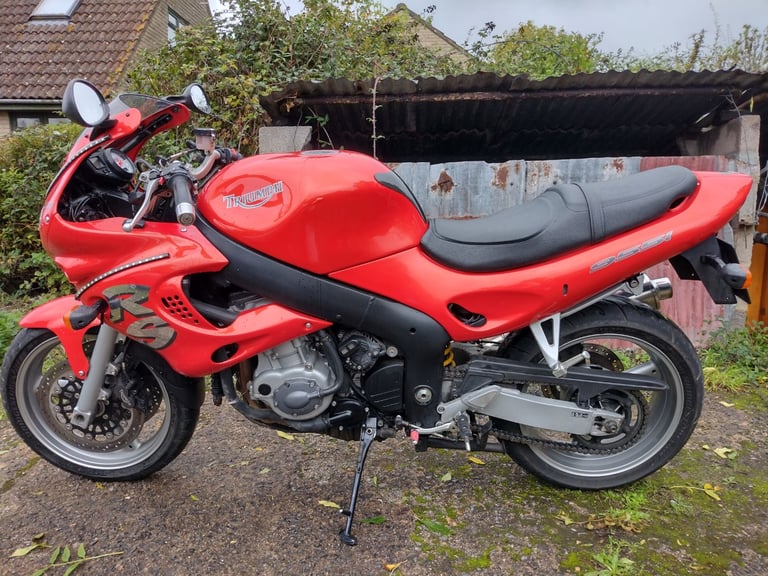 2001 Y. Triumph Sprint RS 955i Sprint RS. ORANGE. 22K, NEW MOT VGC. 3 KEYS. HEATED GRIPS.