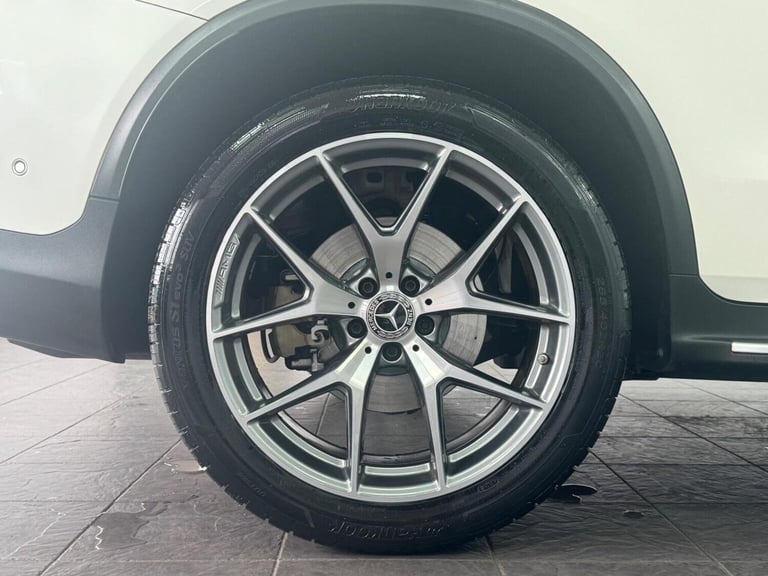 MERCEDES-BENZ GLC 2.0 GLC300d AMG Line (Premium Plus) Coupe G-Tronic+ 4MATIC