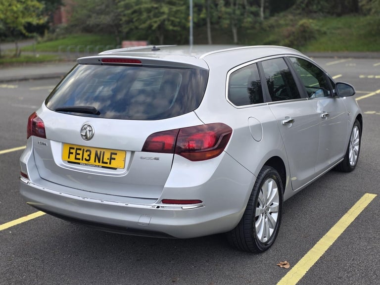 2013 Vauxhall Astra 1.7 CDTi ecoFLEX SE Sports Tourer Euro 5 (s/s) 5dr ESTATE Diesel Manual