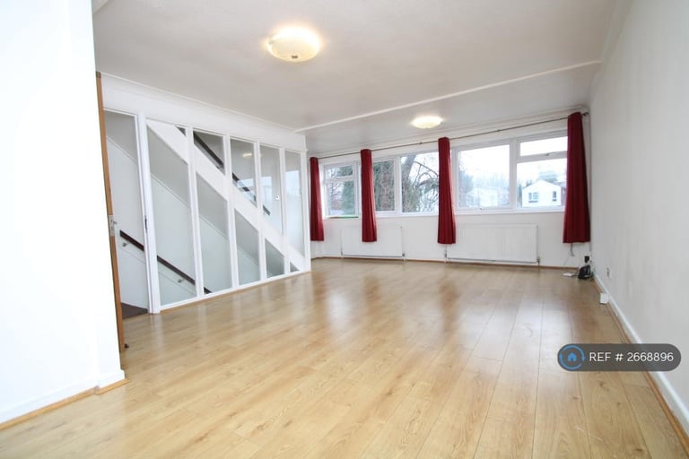 4 bedroom house in Chichele Gardens, Croydon, CR0 (4 bed) (#2668896)
