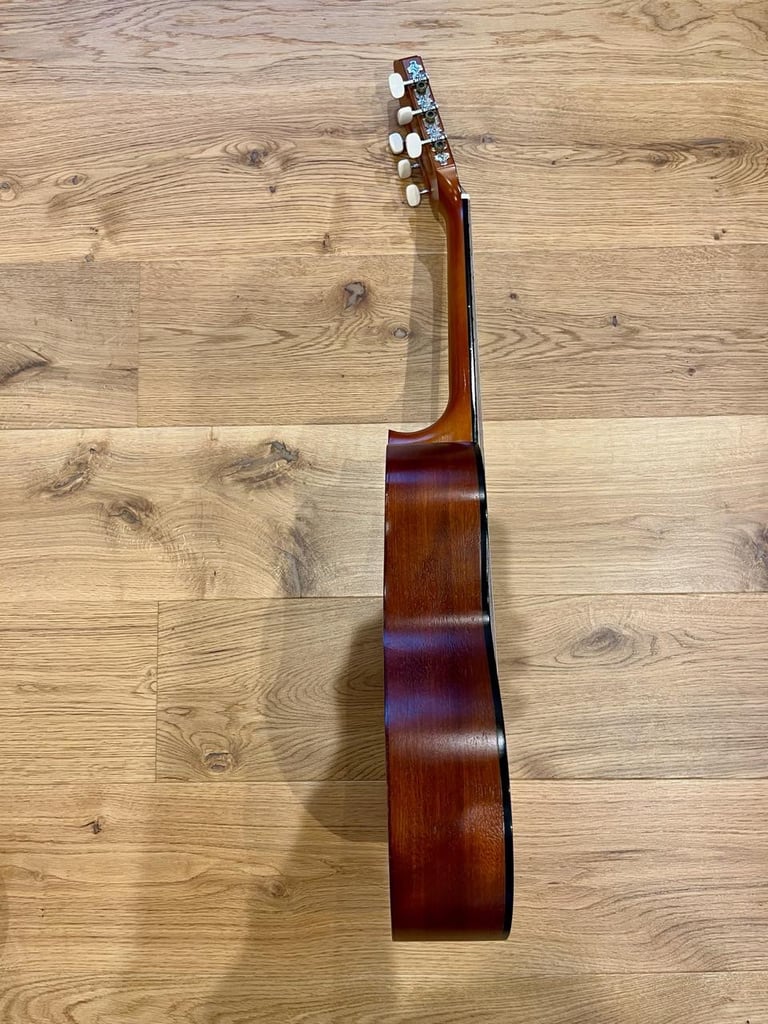 1/2 size guitar