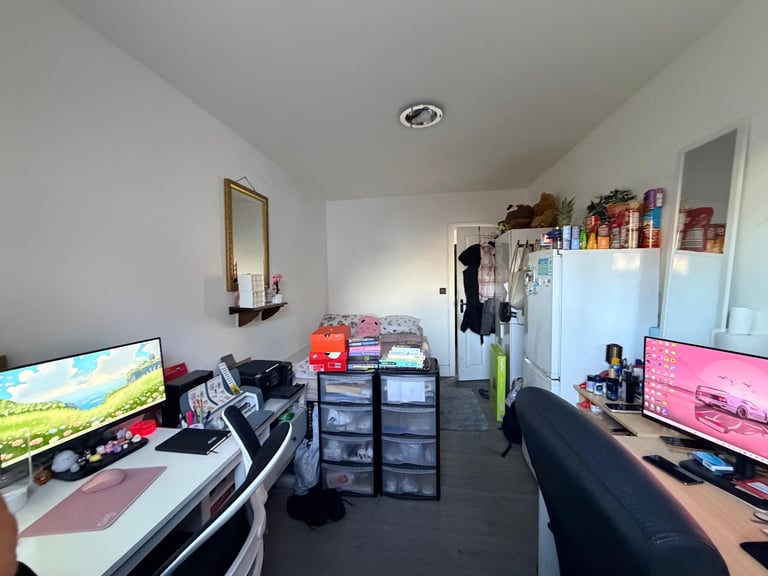 Room for Rent in Welling