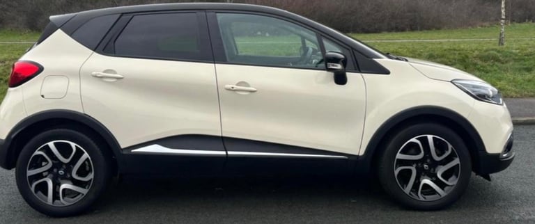 Renault, CAPTUR, Hatchback, 2015, Manual, 898 (cc), 5 doors