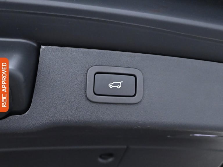 2020 Jaguar XF 2.0d Portfolio Sportbrake 5dr Diesel Auto Euro 6 (s/s) (180 ps) Estate DIESEL Auto...