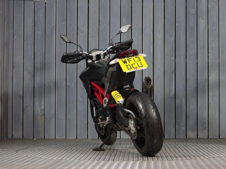 2013 13 DUCATI HYPERMOTARD 821