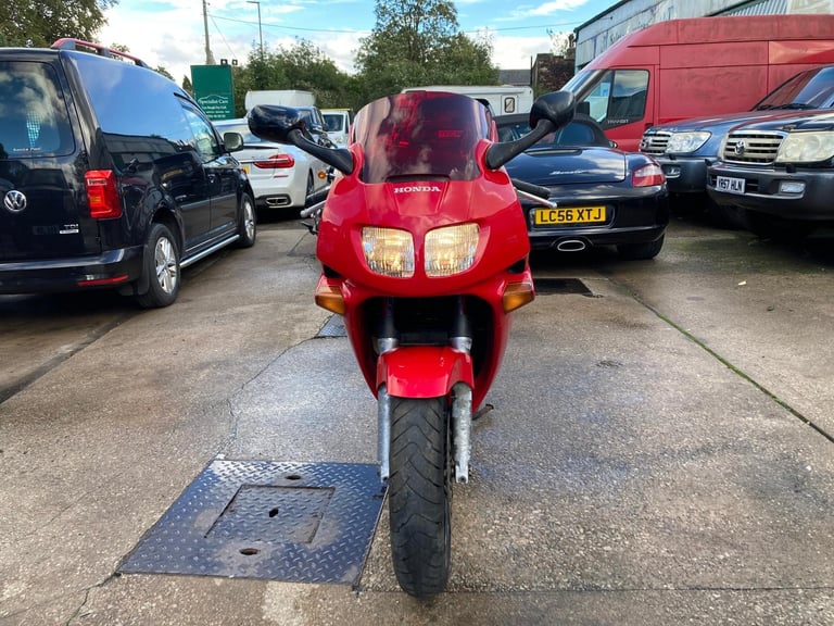 Honda VFR750 RC36 CARB MODEL (CLASSIC MOTORCYCLE) RUNNING RECOMMISSION PROJECT