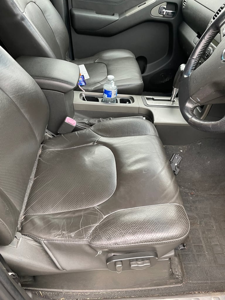 2008 Nissan Navara Double Cab Pick Up Aventura 2.5dCi 169 4WD Auto PICK UP Diesel Automatic