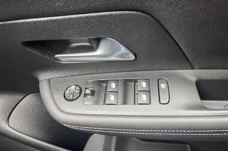 2023 Vauxhall Mokka 1.2i Turbo (136 PS) Ultimate 5 Door Petrol SUV *** 1 Owner / Full Vauxhall SU...