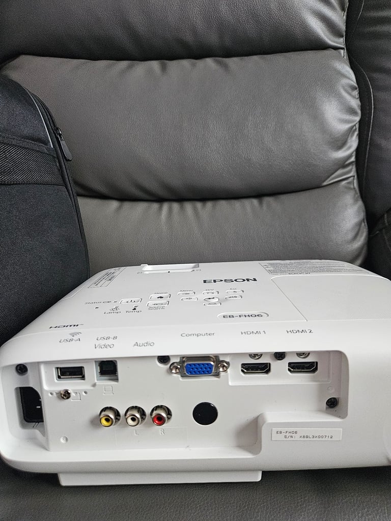 Epson Projector 1080p true colour like new