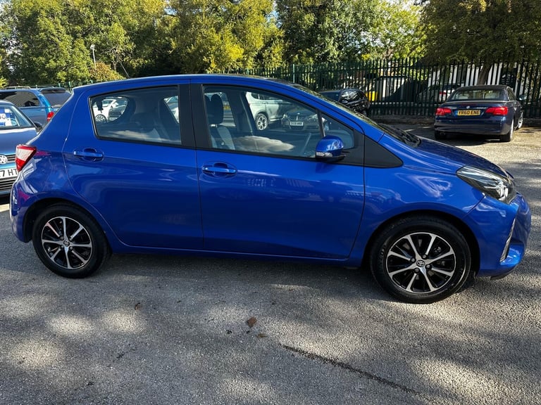 2019 Toyota Yaris 1.5 VVT-i Icon Tech Euro 6 5dr HATCHBACK Petrol Manual