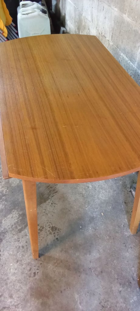 Drop leaf table 