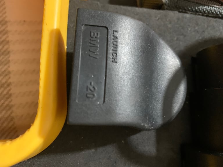 Snap on and launch diagnostic equipment 