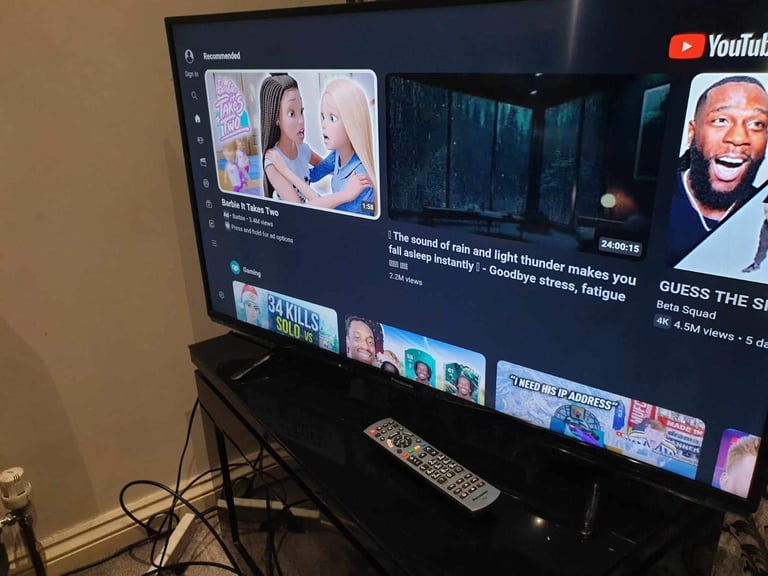 Smart Panasonic 40 inch TV 