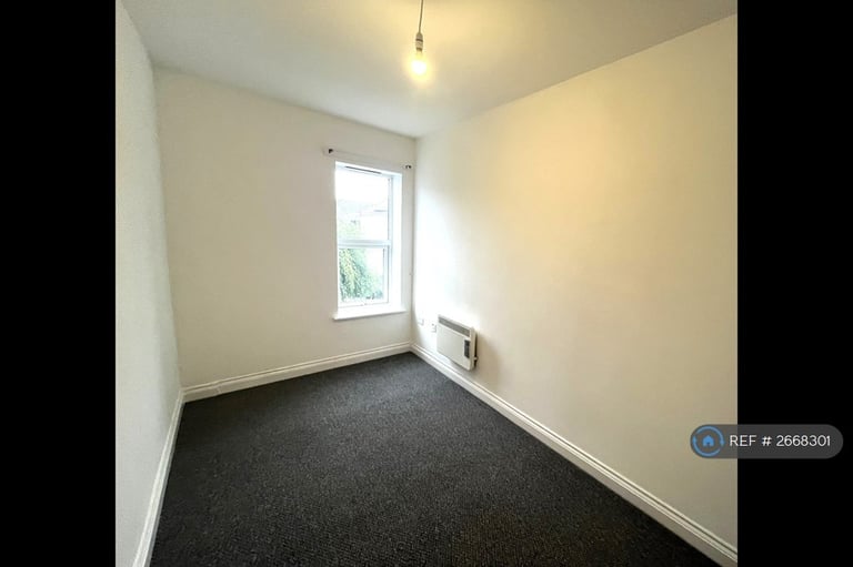 2 bedroom flat in Birkin Street, Bristol, BS2 (2 bed) (#2668301)