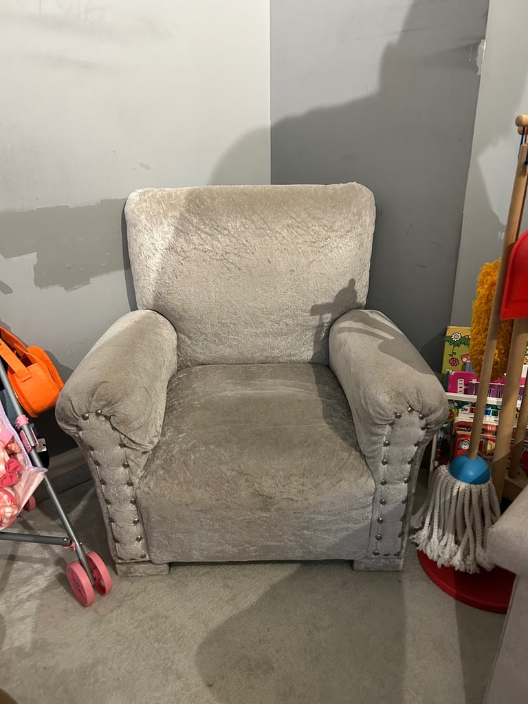 image for Child’s chesterfield chair in silver / grey 