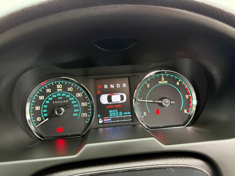 2013 Jaguar XF 2.2d Luxury Auto Euro 5 (s/s) 4dr SALOON Diesel Automatic