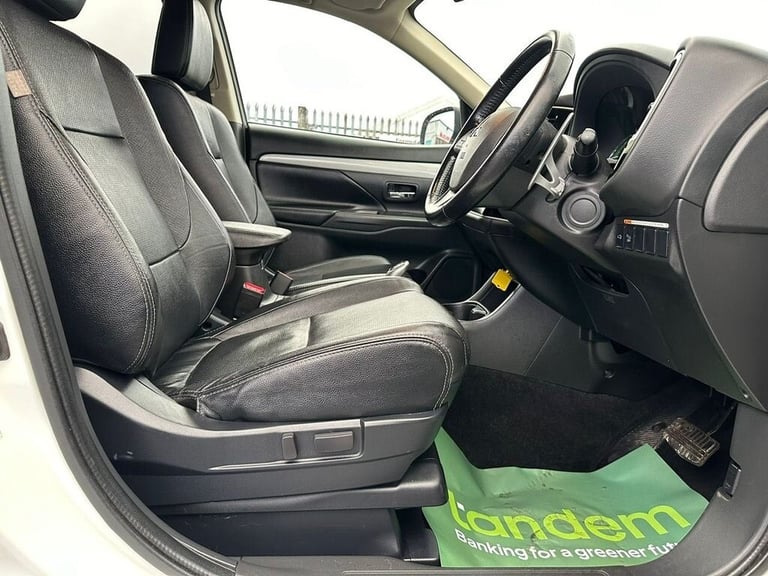 2014 Mitsubishi Outlander 0.0 PHEV GX 4H 5d 162 BHP Estate PETROL/ELECTRIC Semi Automatic