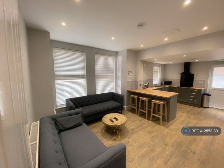6 bedroom house in Nicander Road, Liverpool, L18 (6 bed) (#2653139)