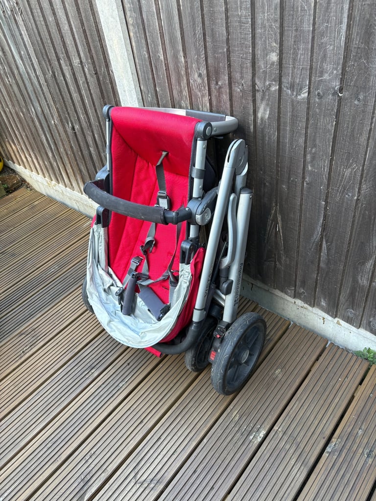 image for Uppababy vista pushchair and carrycot 