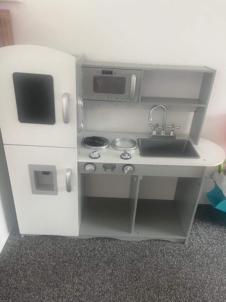 Play kitchen