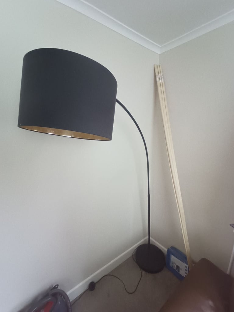 ACTUALLY FREE - Lamp 