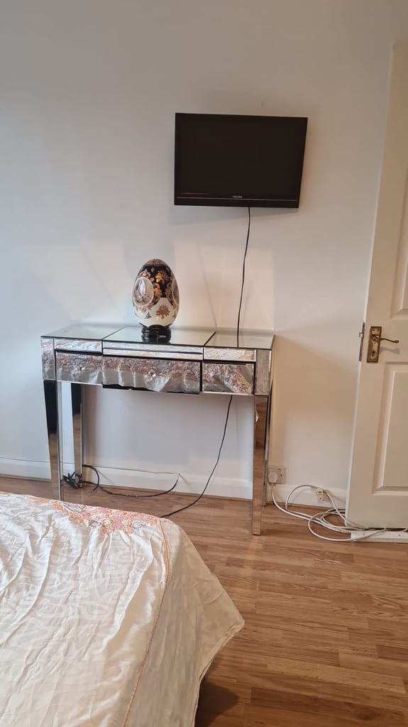 Spacious big double room to rent in Mornington Road, Monthly £850, Only working prof. Female