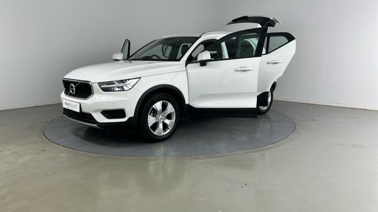 2020 Volvo XC40 T3 Momentum Automatic Estate Petrol Automatic