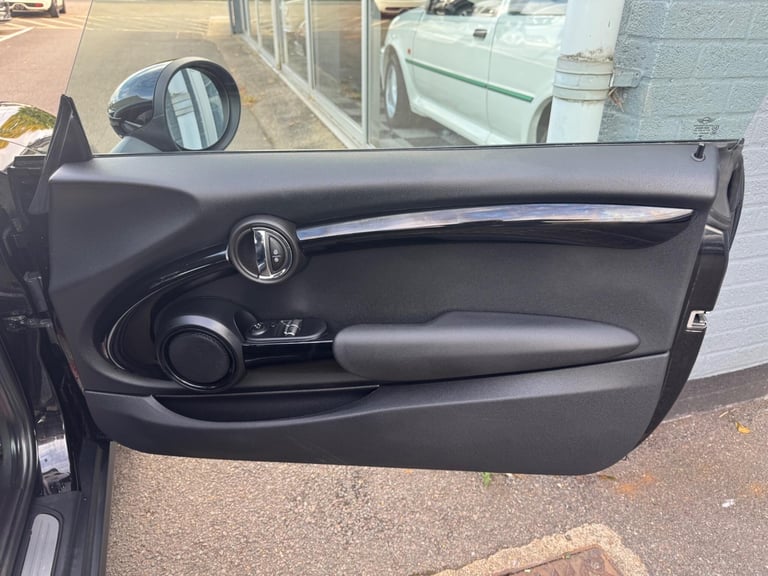 2019 MINI Hatch 1.5 Cooper Classic Hatchback 3dr Petrol Manual Euro 6 (s/s) (136 ps) HATCHBACK Pe...
