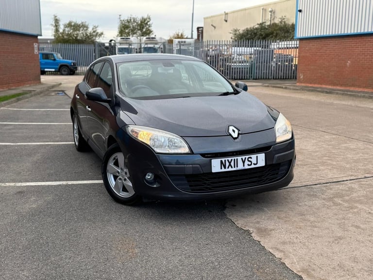 2011 Renault Megane 1.6 16V Dynamique TomTom Euro 5 5dr HATCHBACK Petrol Manual