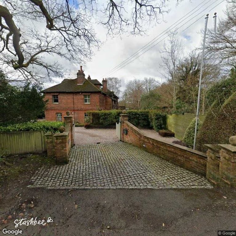 Parking Space to rent in Redhill (RH1) | Stashbee