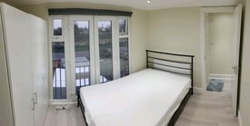 Single room move in now Leyton Stratford station all bills included 