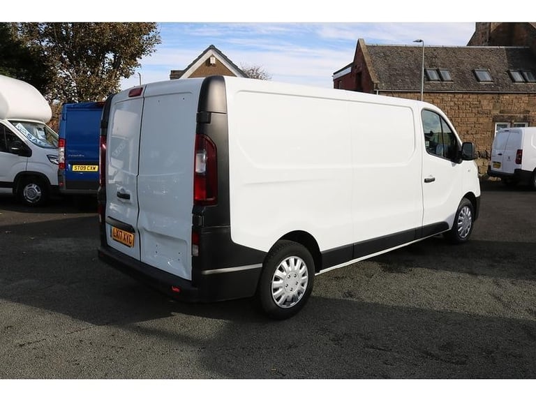2017 RENAULT TRAFIC LWB *NO VAT* LOW MILES EXCELLENT CONDITION YEARS MOT vivaro