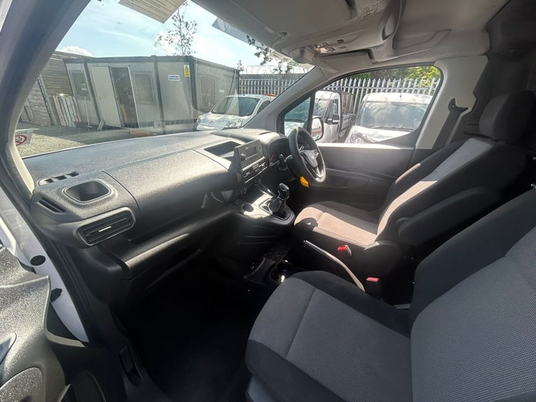 2020 Vauxhall Combo 2300 1.5 Turbo D 100ps H1 Sportive Van PANEL VAN Diesel Manual