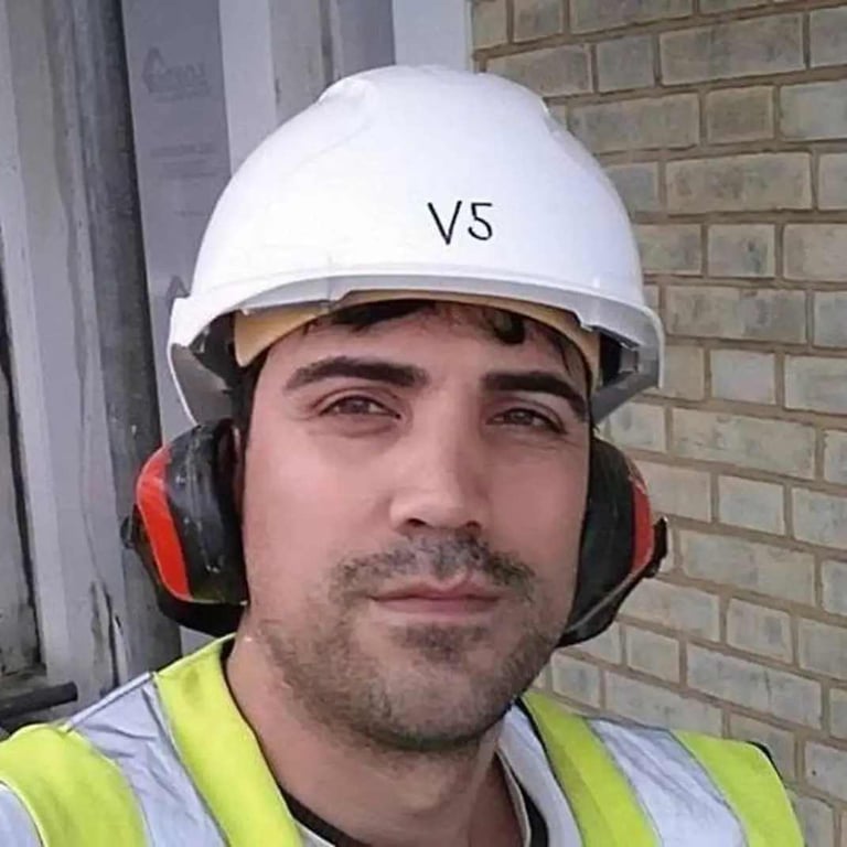 £17 p/h Painter and decorator. Painting and decorating services from Cetral London to zone 3