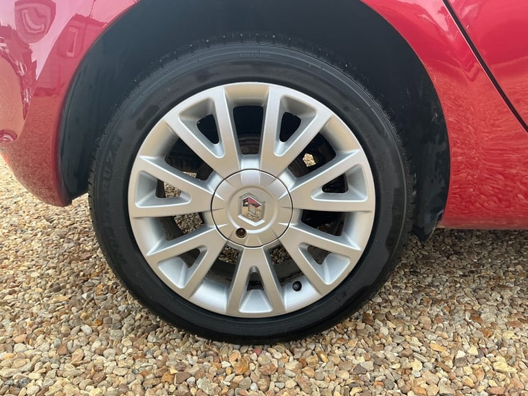 2010 Renault Clio 1.5 dCi 86 Dynamique TomTom 5dr HATCHBACK Diesel Manual