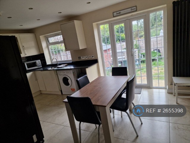 image for 5 bedroom house in Hunting Gate, Hemel Hempstead, HP2 (5 bed) (#2655398)