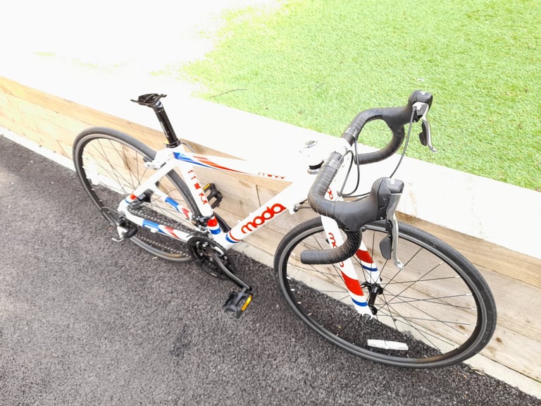 Moda Minor 7-10 year old child's Road Bike 