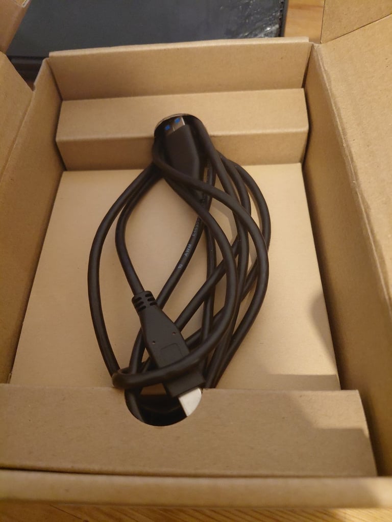 5G WiFi Router (Model EE62D) – Portable Superfast Internet – £90 ONO