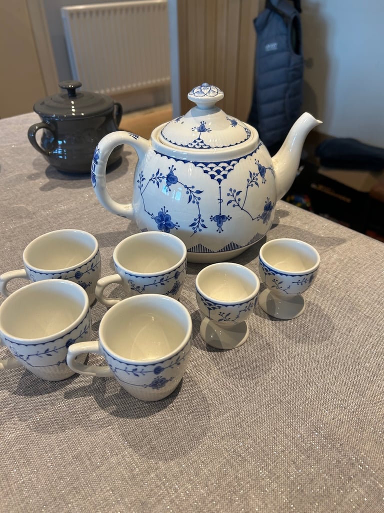 image for Vintage Tea set / and egg cups 