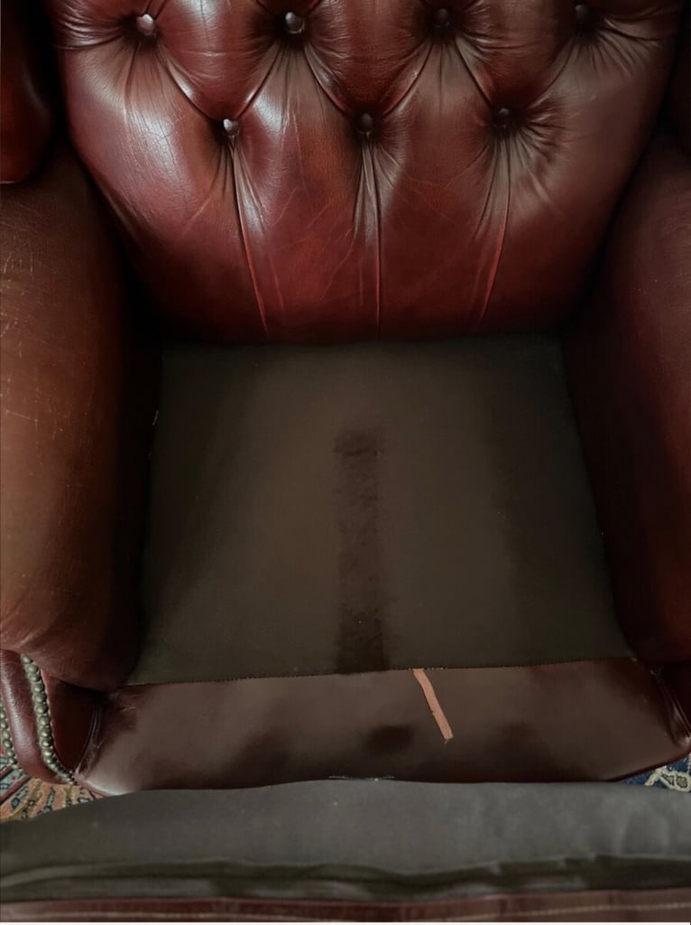 FINE VINTAGE CHESTERFIELD OXBLOOD LEATHER WING BACK MASTER ARMCHAIRS (PAIR) VGC